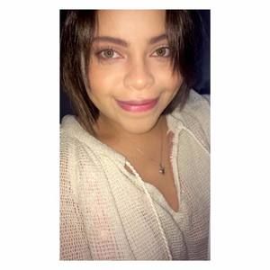 Meet your Posher, Gabriela